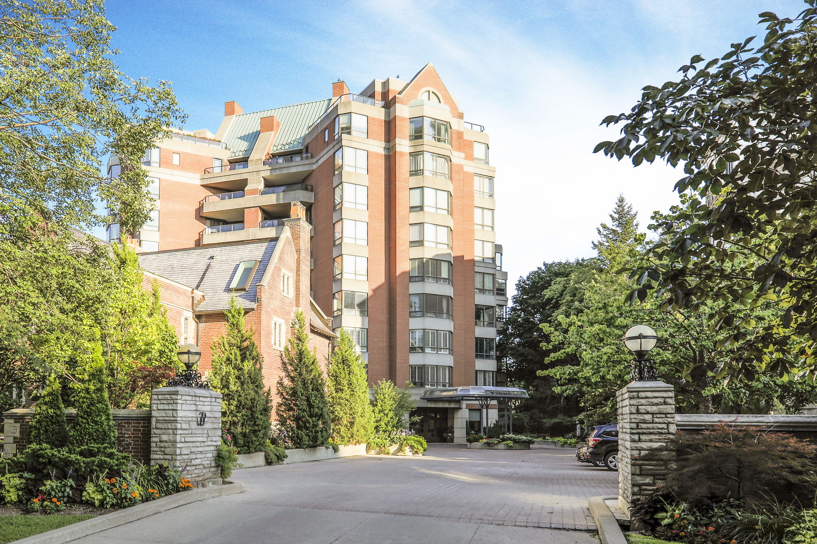 Exterior — 33 Jackes Condos, Midtown, Toronto