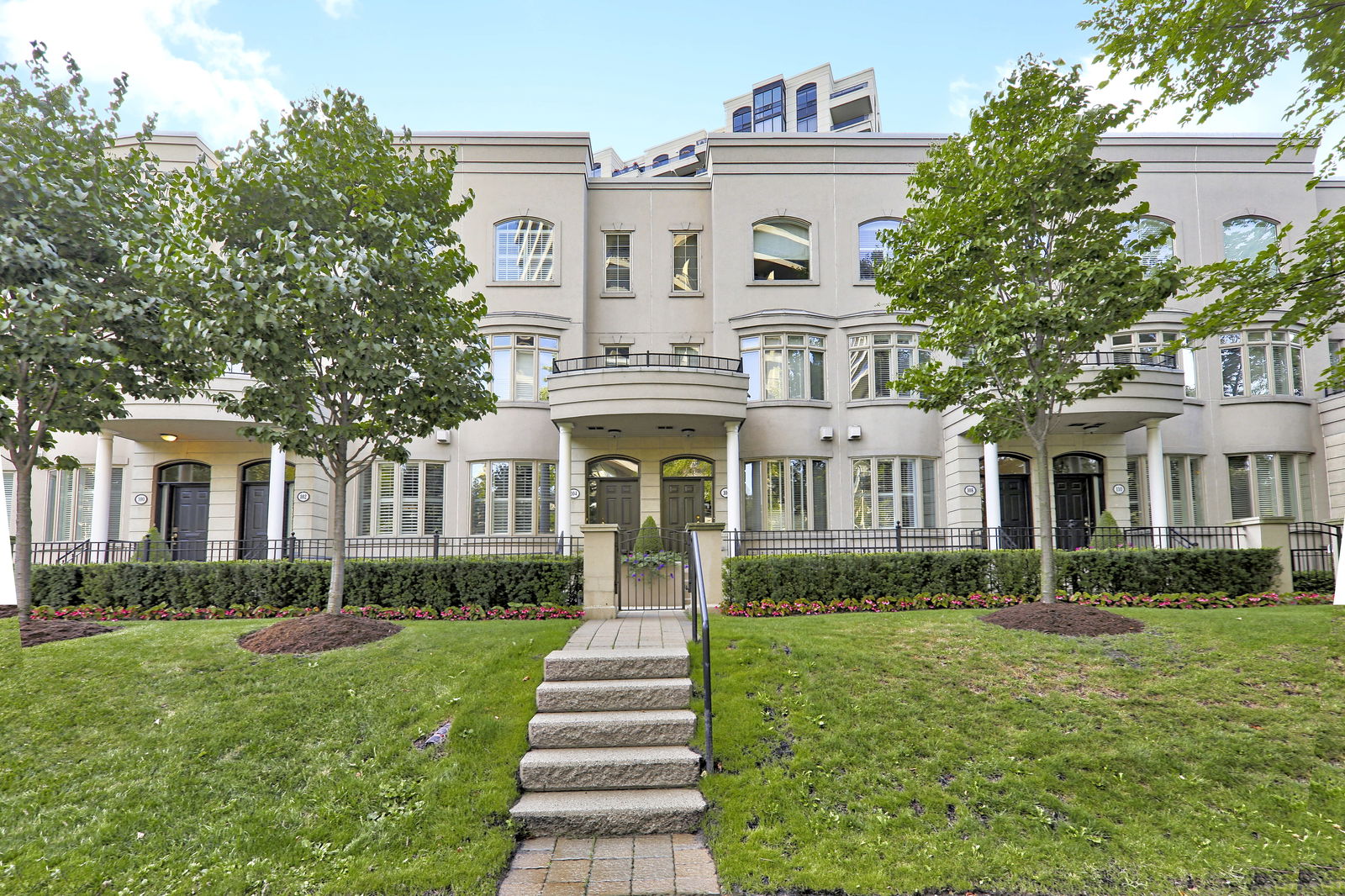 Exterior Facade — 51-118 Pleasant Boulevard Townhomes, Midtown, Toronto