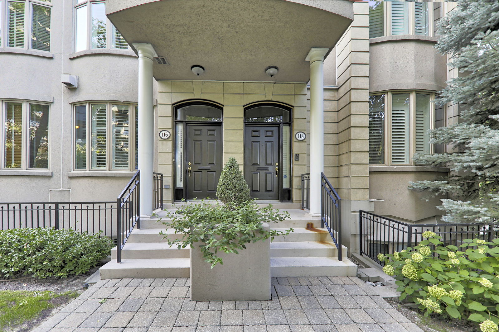 Entrance — 51-118 Pleasant Boulevard Townhomes, Midtown, Toronto