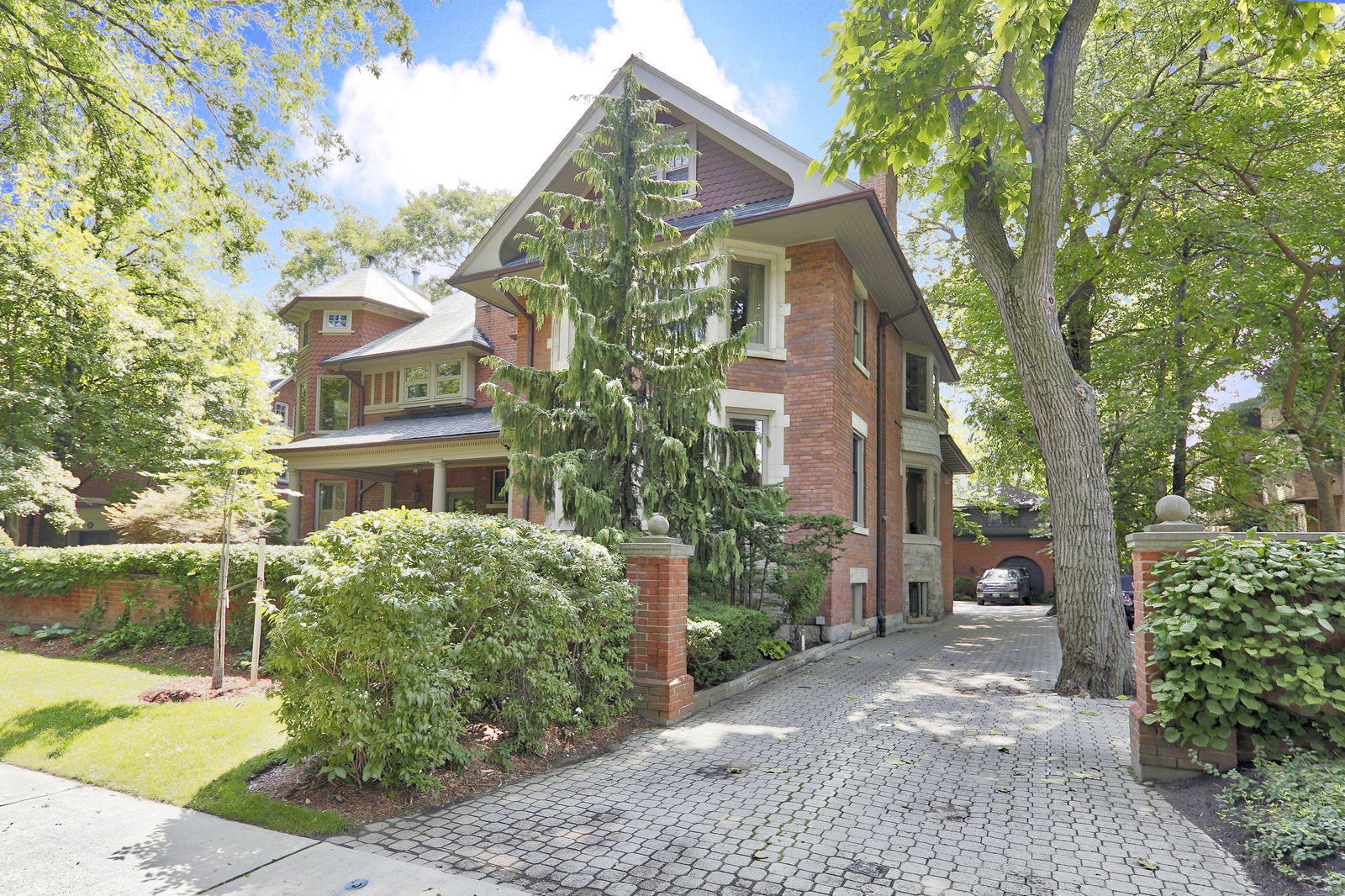 Exterior — 89 Elm Avenue Condos, Midtown, Toronto