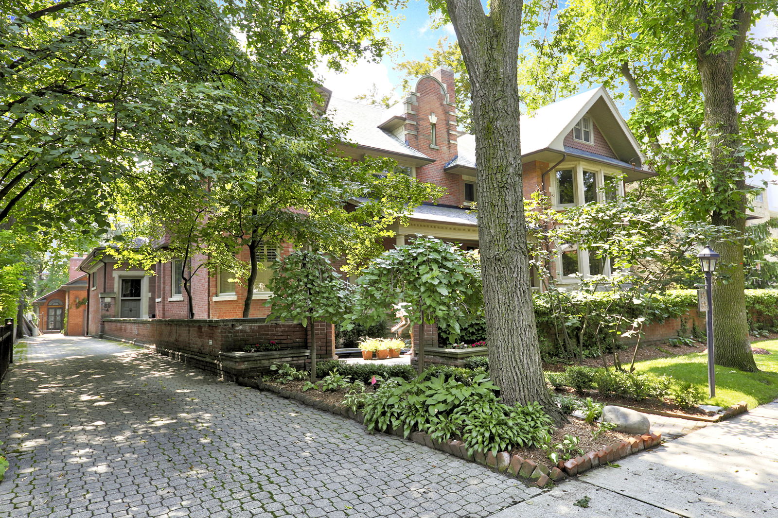 Exterior — 89 Elm Avenue Condos, Midtown, Toronto