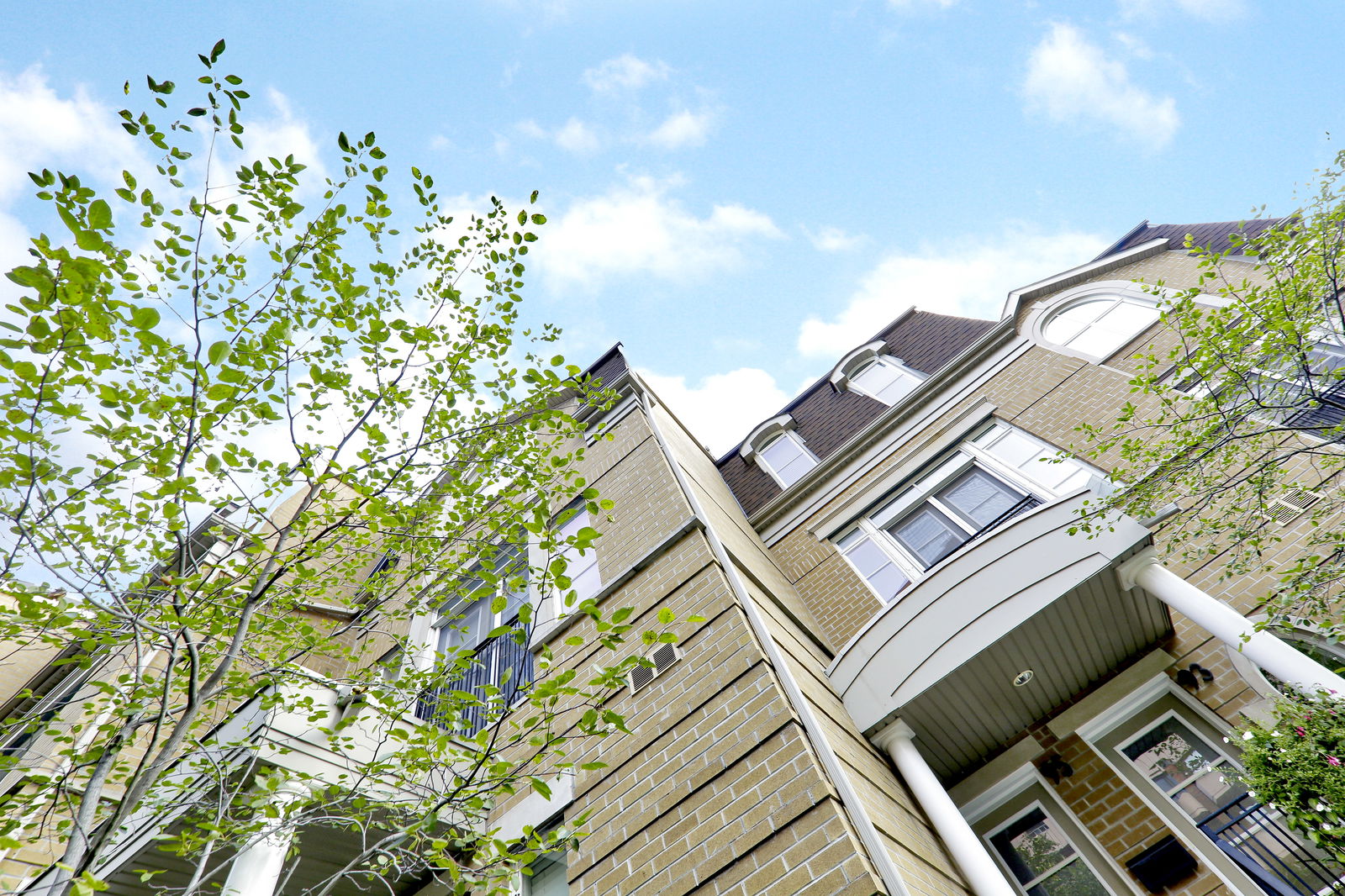 Exterior Sky — 45-105 Pleasant Boulevard Townhouses, Midtown, Toronto