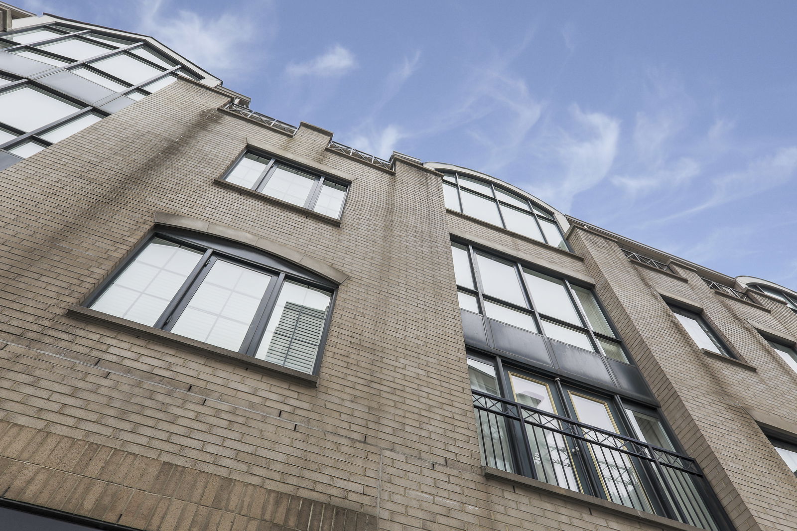 Exterior Sky — The Courtyards Of Rosedale, Downtown, Toronto