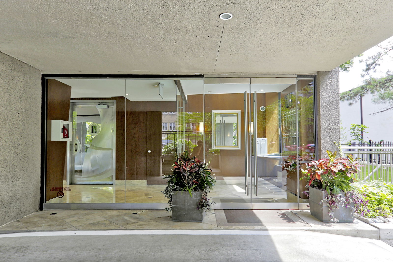 Entrance — 423 Avenue Road Condos, Midtown, Toronto