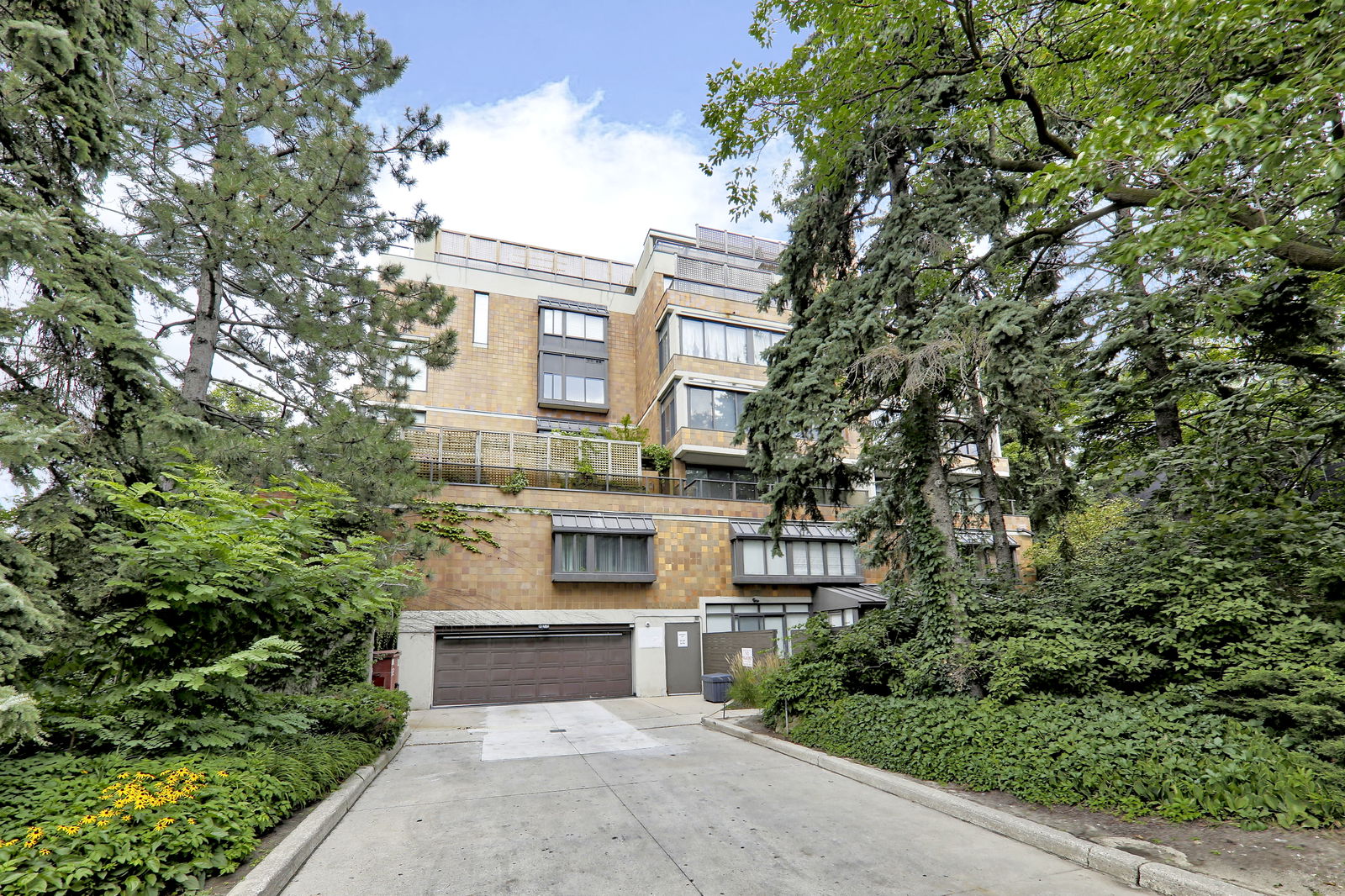 Exterior — The Oaklands Condos, Midtown, Toronto