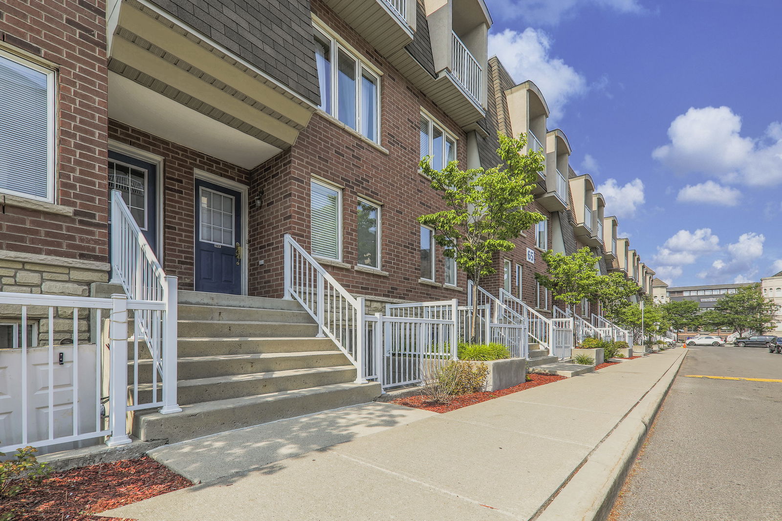 Exterior — Davenport Village II Condos, West End, Toronto