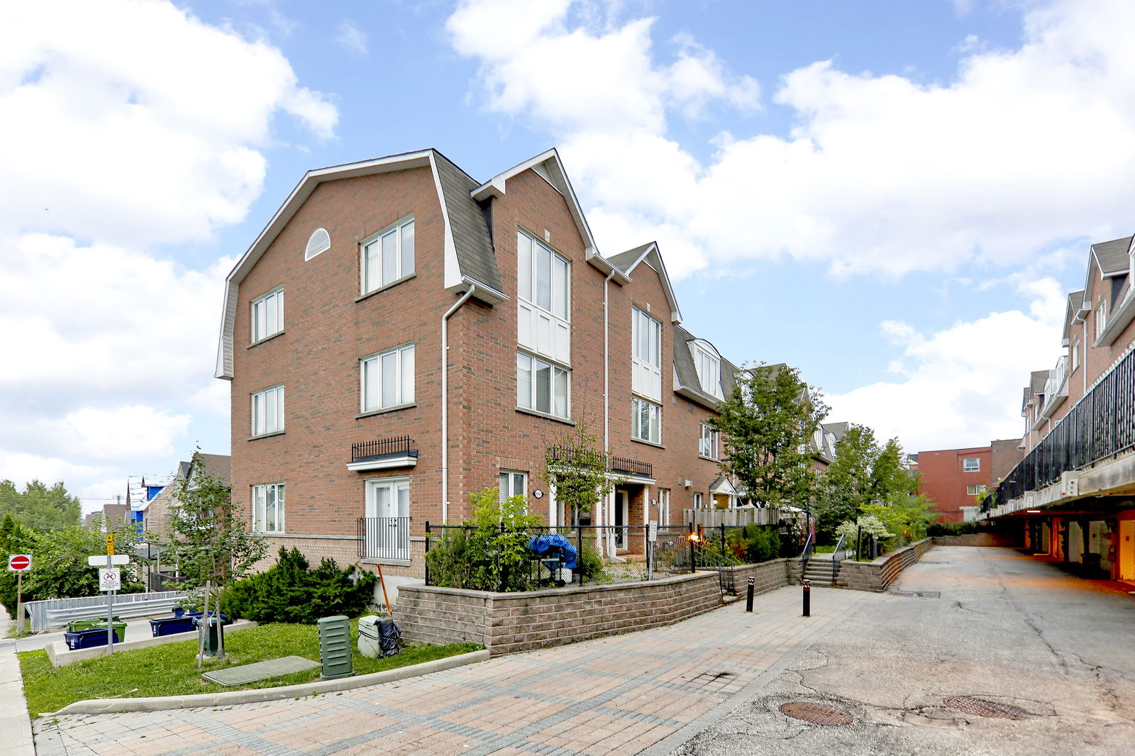 Exterior — Elm Davenport Residences, West End, Toronto