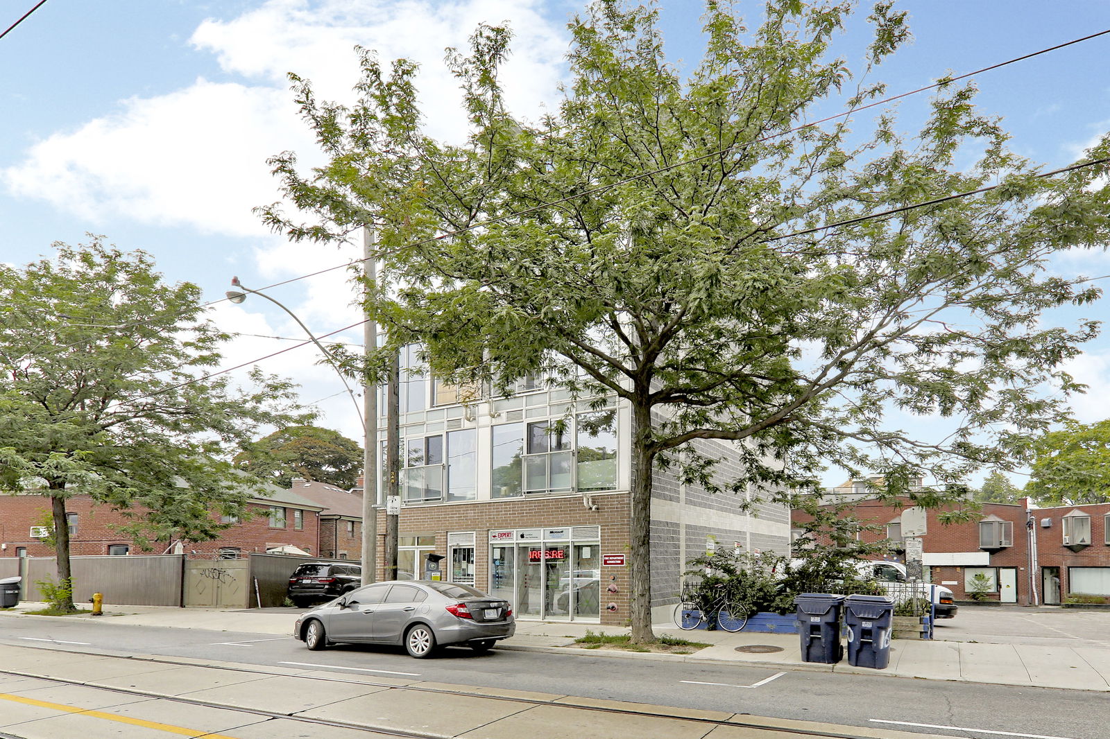 Exterior — Azul Lofts, West End, Toronto