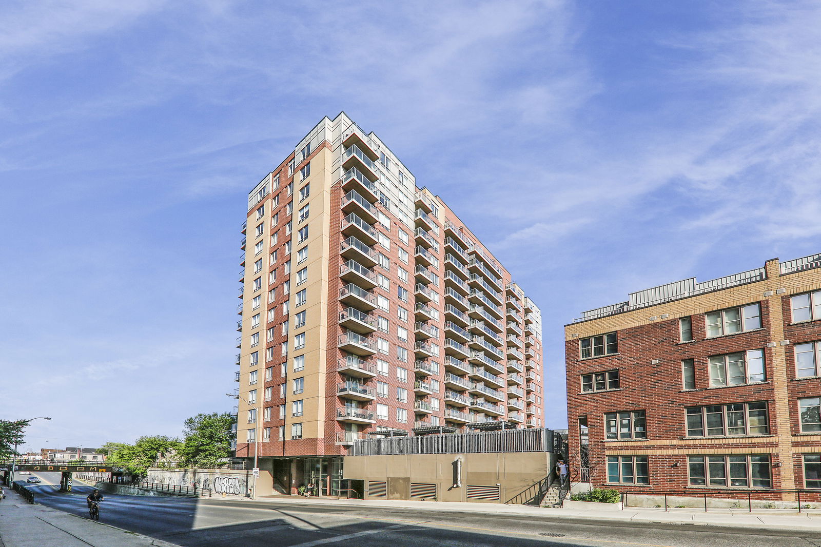 Exterior — beBloor Condos, West End, Toronto