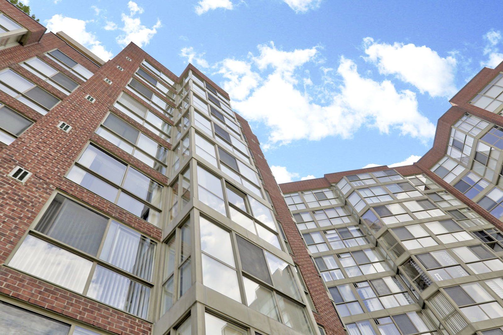 Exterior Sky — South Kingsway Village II Condos, West End, Toronto