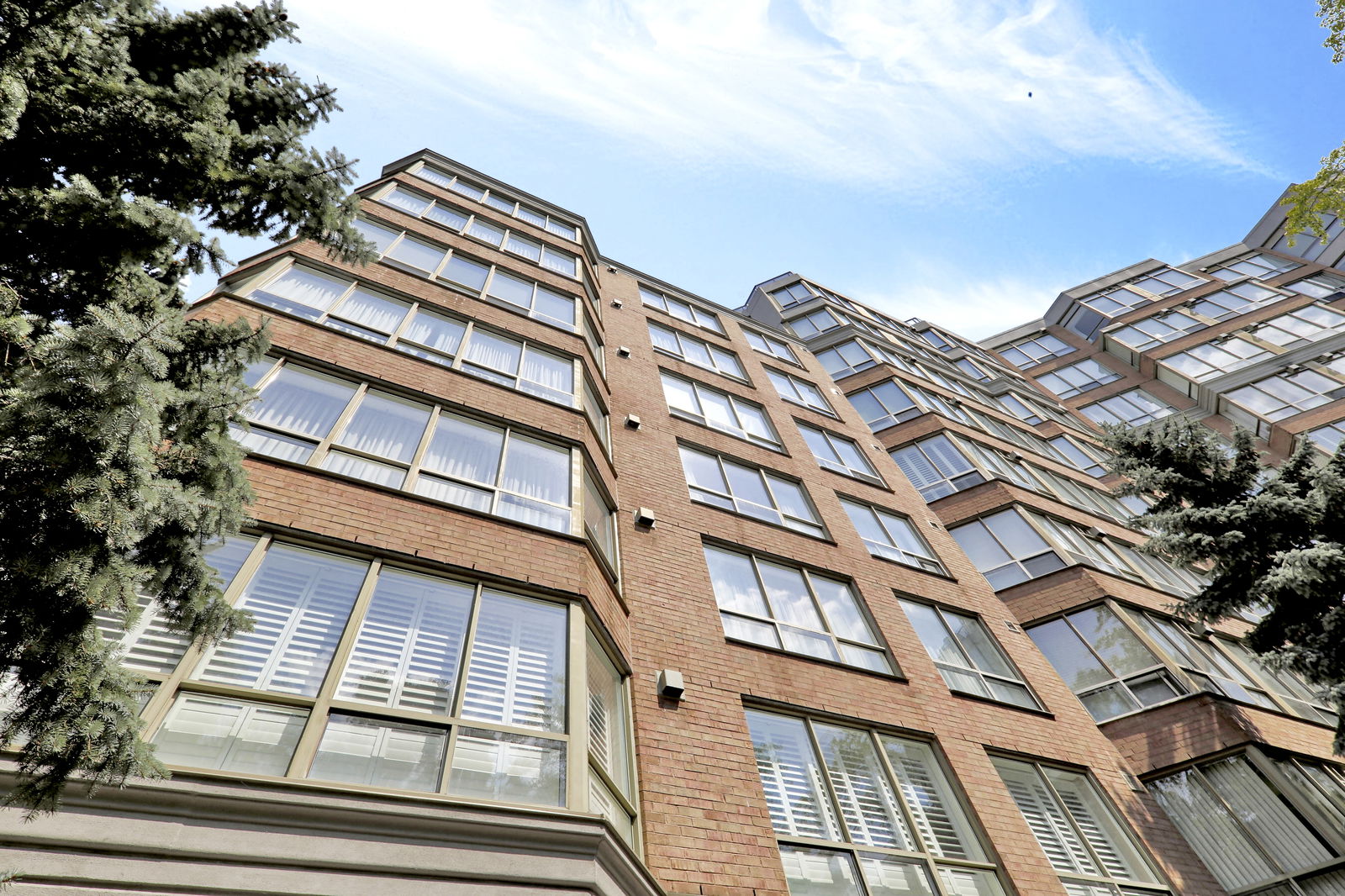 Exterior Sky — The Southampton Residences, West End, Toronto