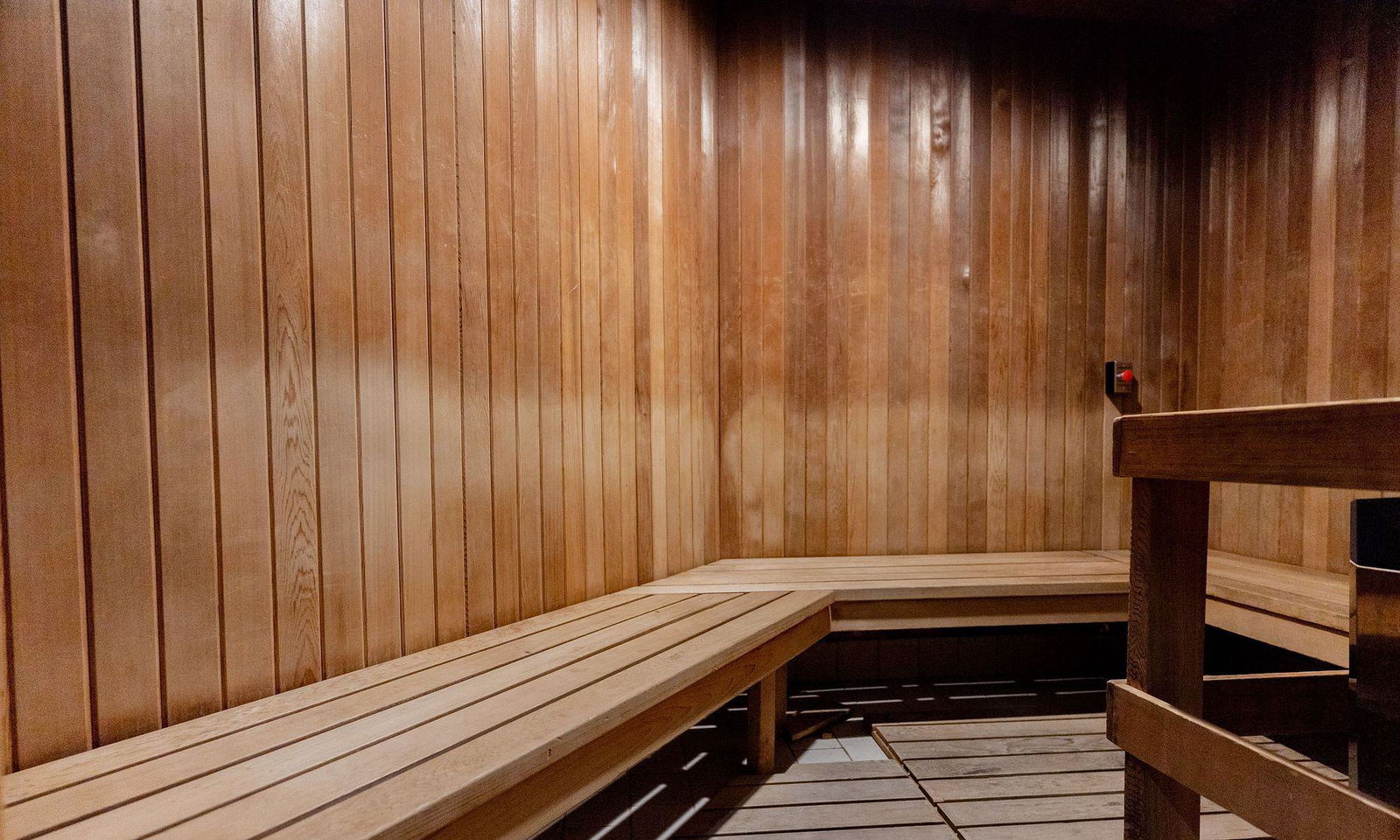 Sauna — Windermere By The Lake, West End, Toronto