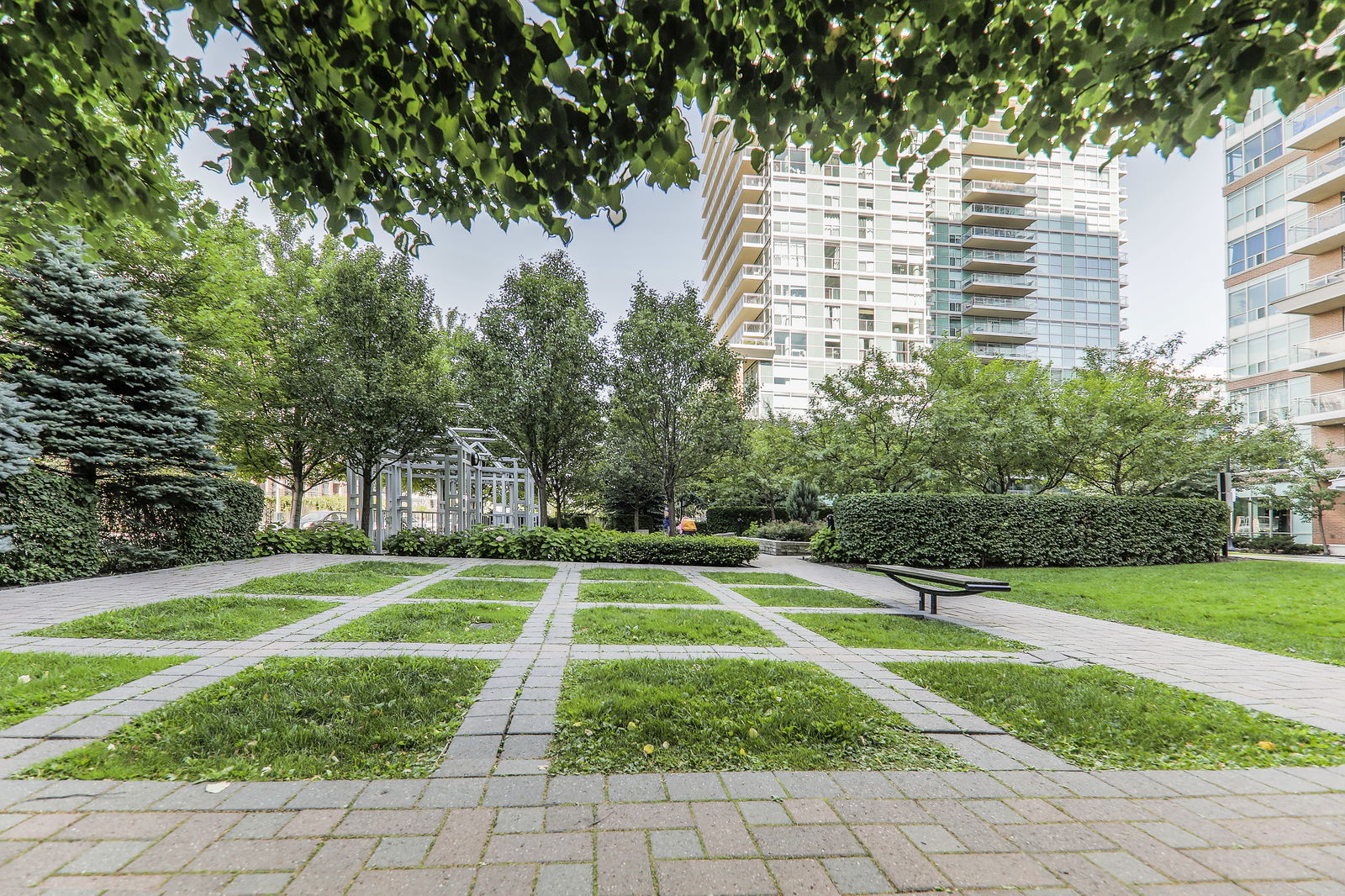 Battery Park Condos, West End, Toronto