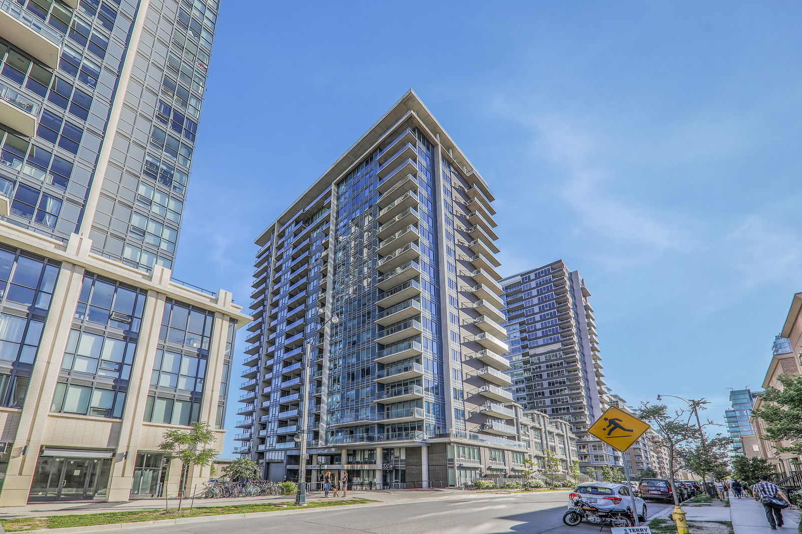 Exterior — Bliss Condos, West End, Toronto