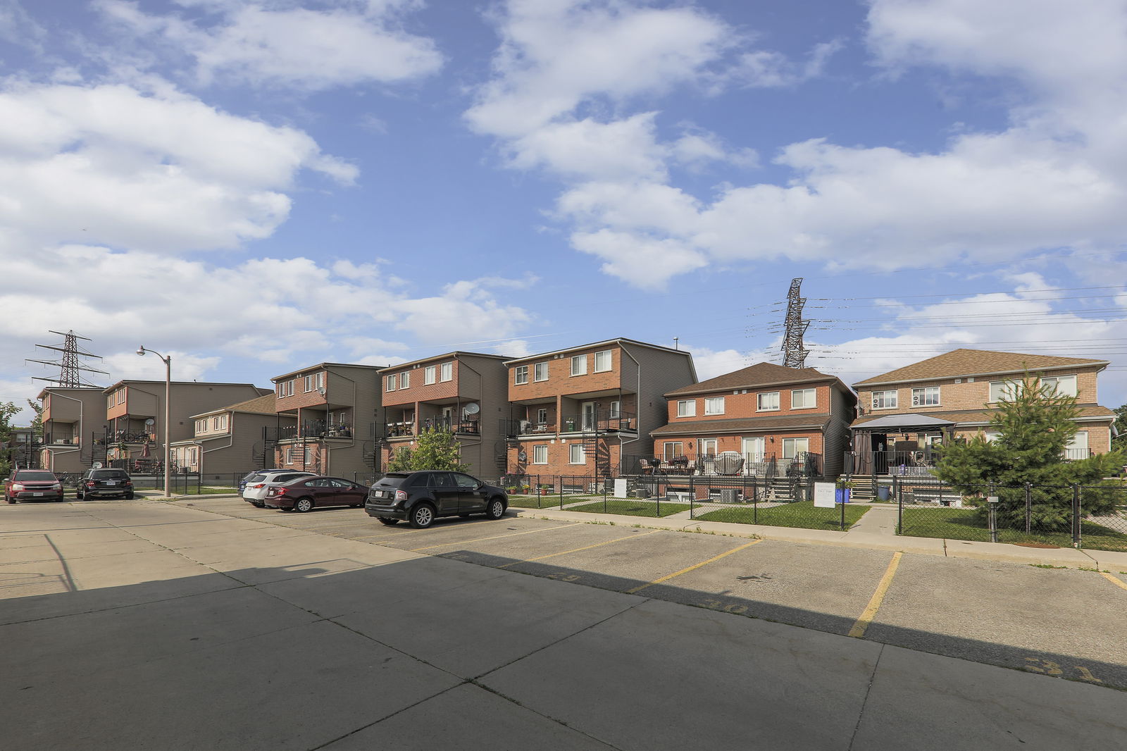 Exterior — Jane Parker Square II Condos, West End, Toronto