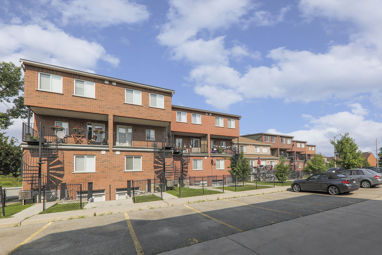 Exterior — Jane Parker Square II Condos, West End, Toronto