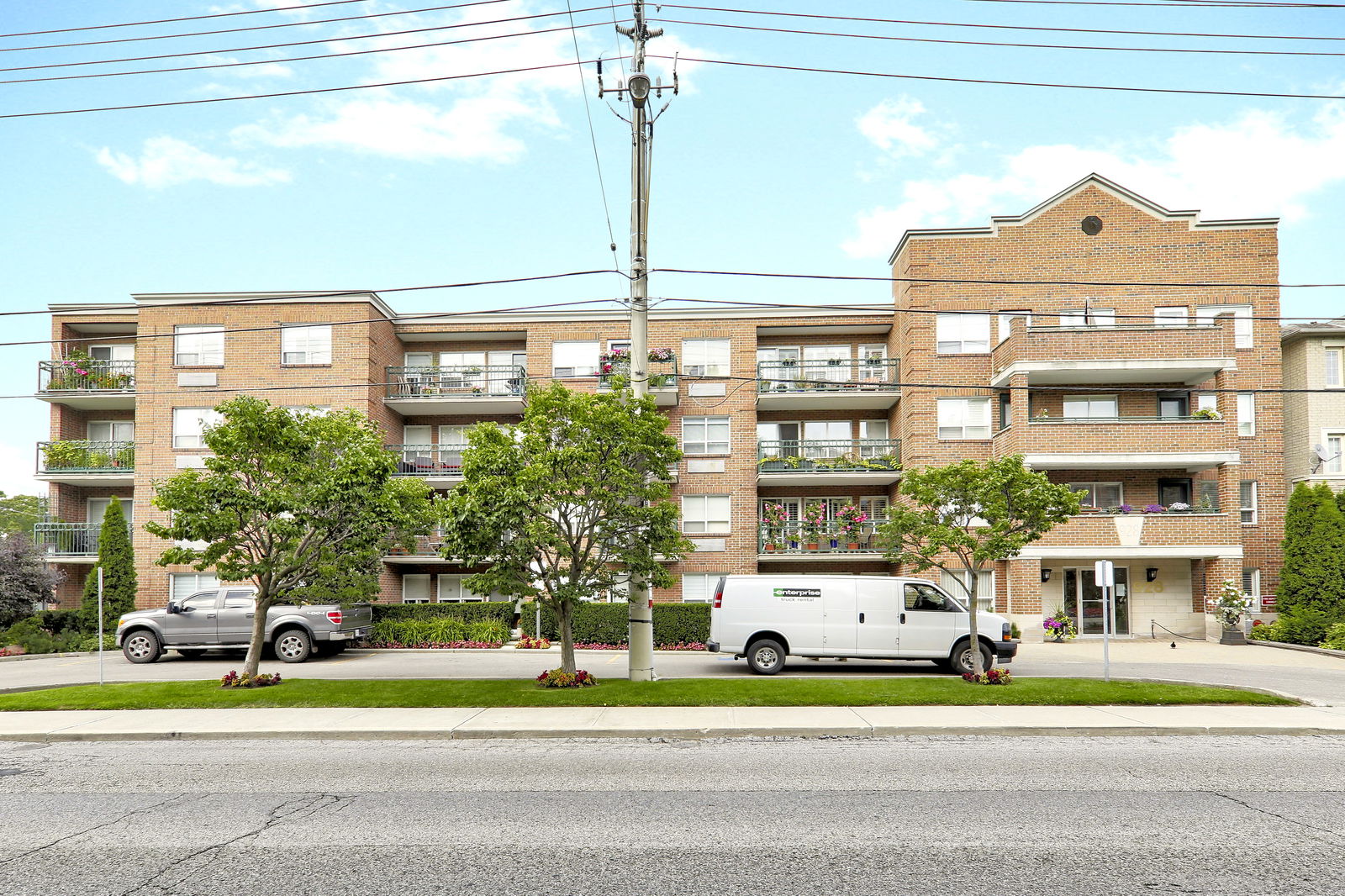 Exterior Facade — 928 Millwood Rd, East York, Toronto