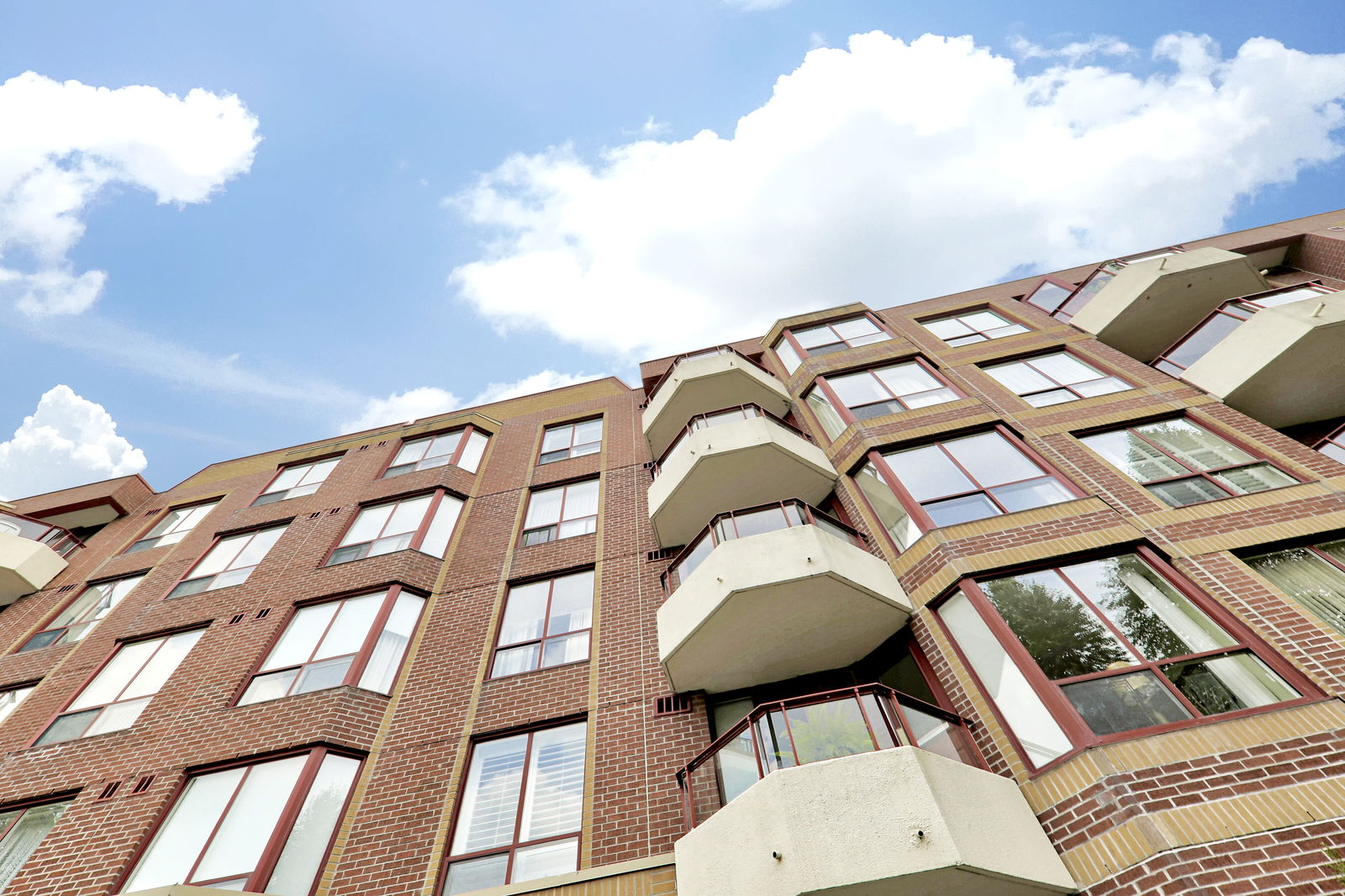 Exterior Sky — Leaside Gate, East York, Toronto