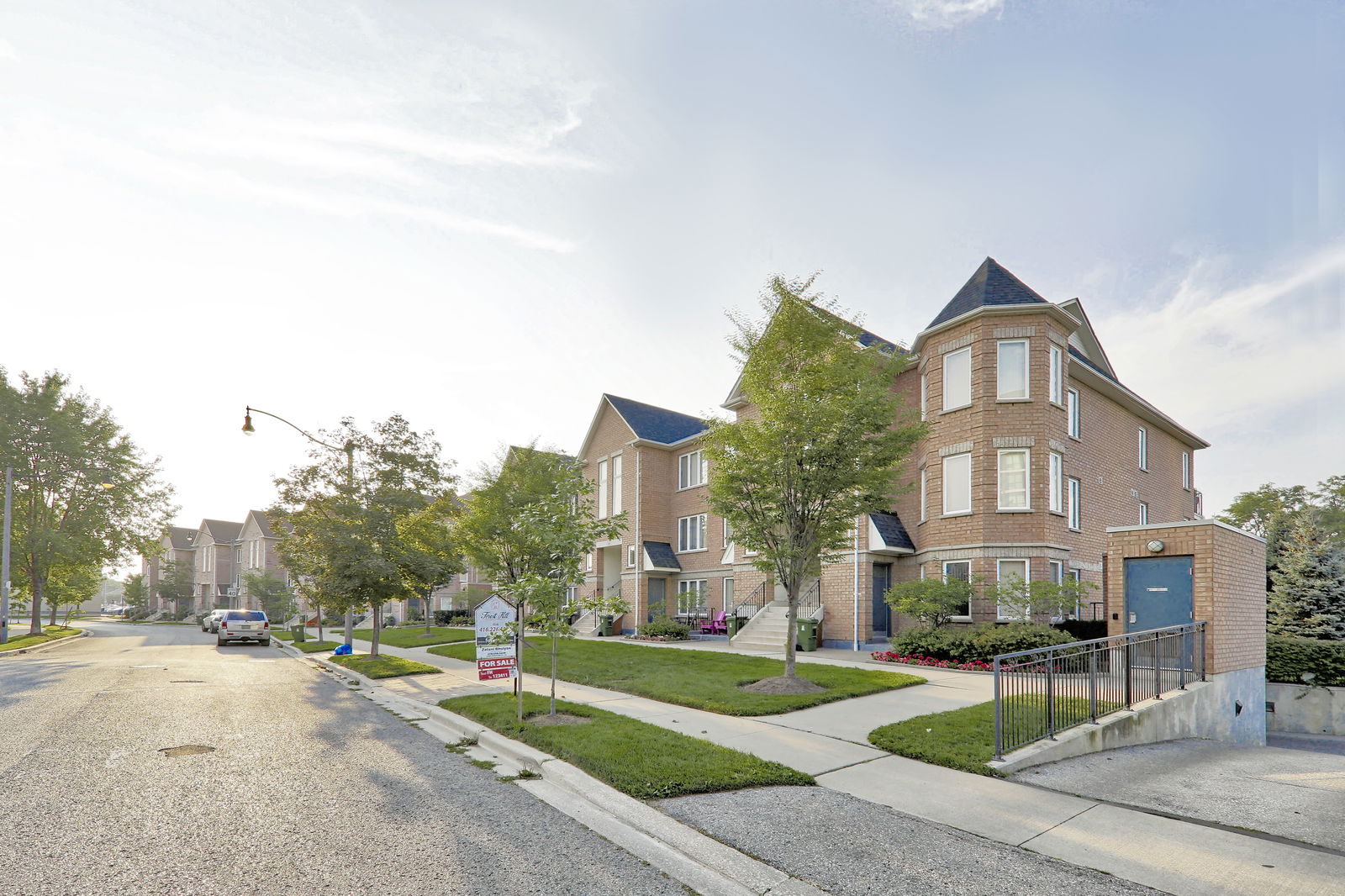 Exterior — Aerodrome Crescent Townhomes, East York, Toronto