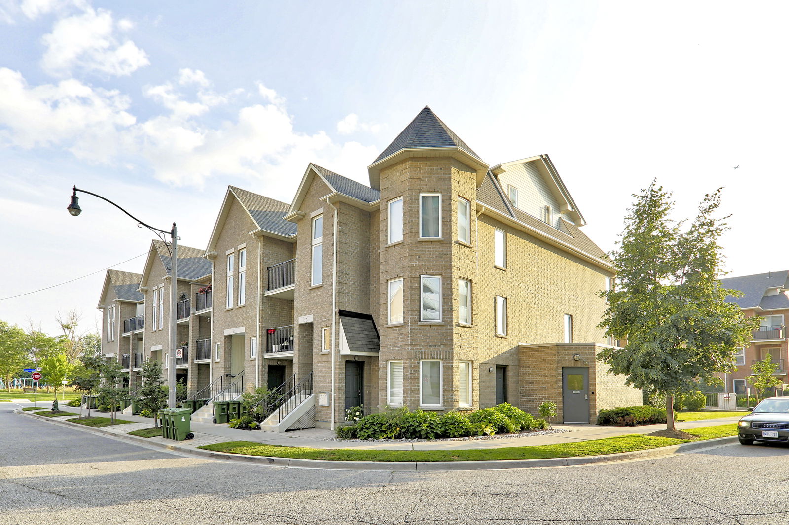 Exterior — Hyde Park Townhouses, East York, Toronto