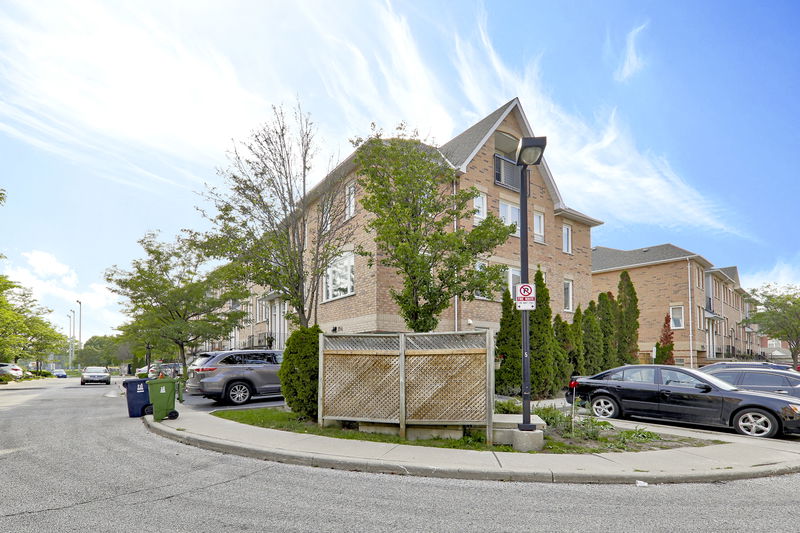 Leaside Green Townhomes