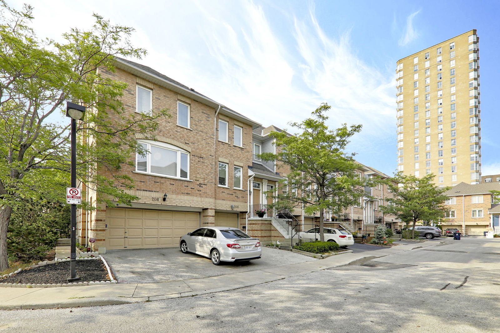 Exterior — Leaside Green Townhomes, East York, Toronto