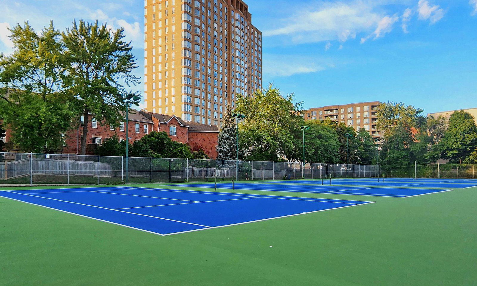 Tennis — Leaside Park Terrace, East York, Toronto