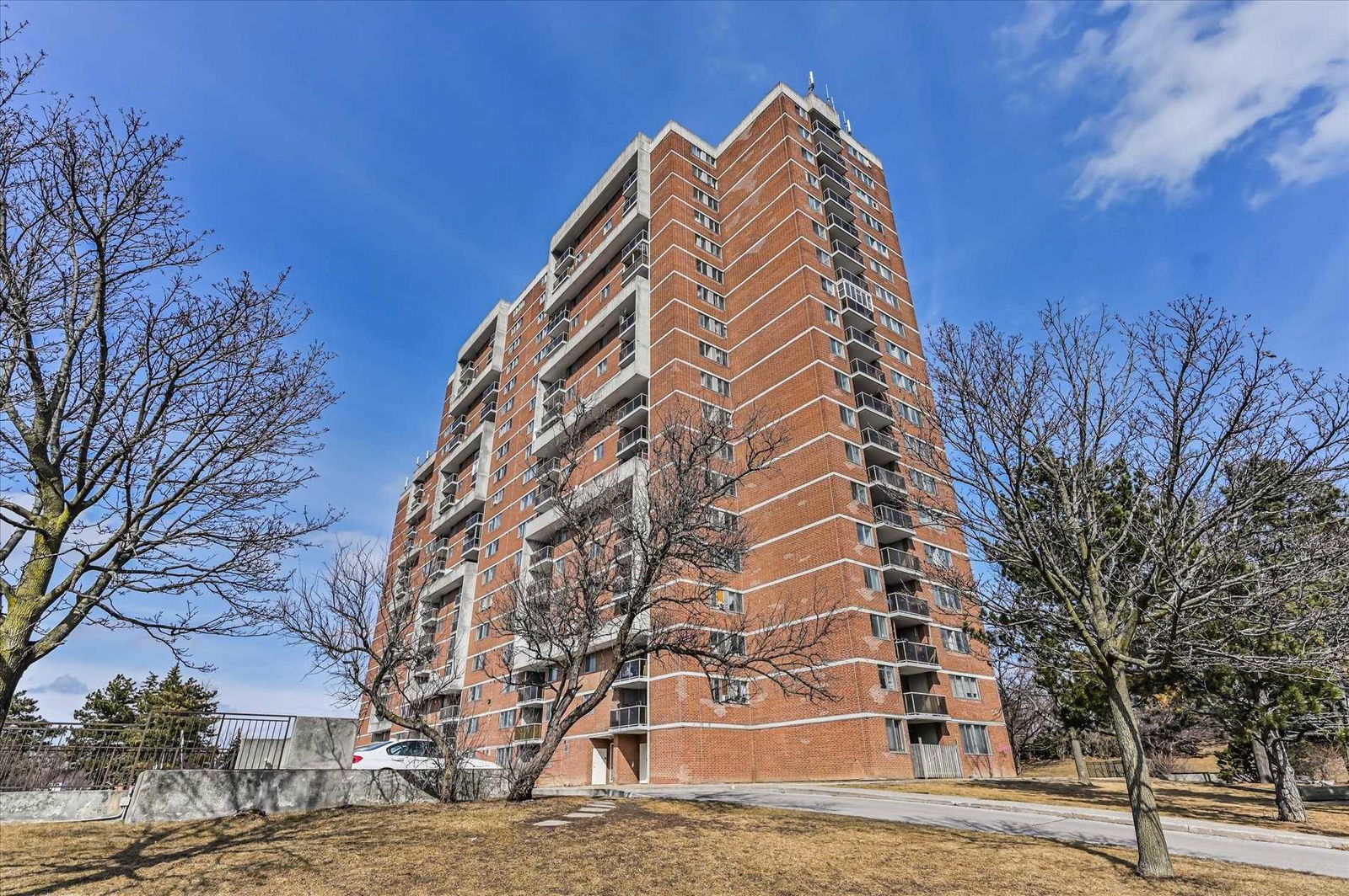 100 Wingarden Court Condominium, Scarborough, Toronto