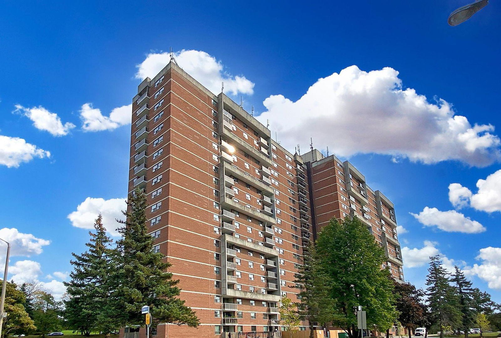 100 Wingarden Court Condominium, Scarborough, Toronto