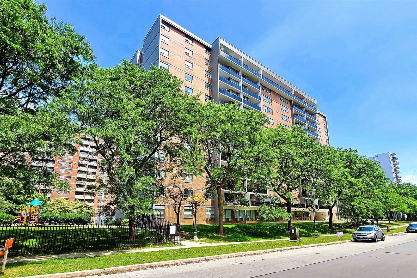 20 Gilder Drive Condos, Scarborough, Toronto