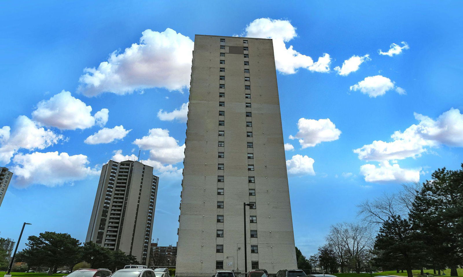 Exterior — 370 Dixon Condos, Etobicoke, Toronto