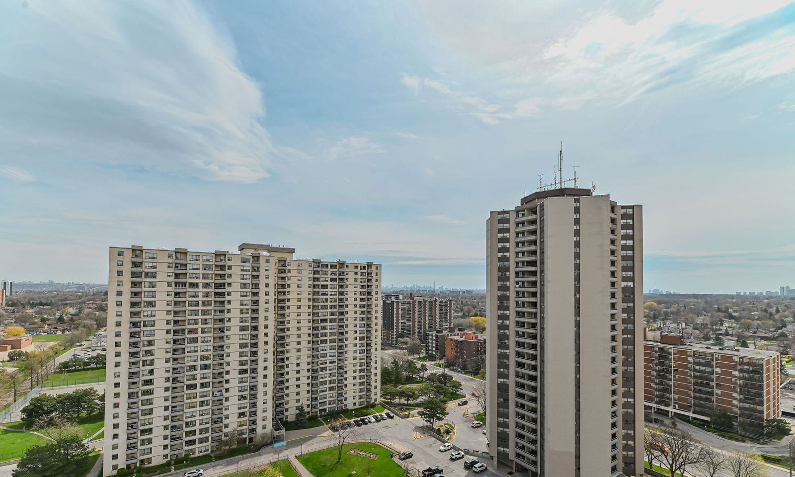 Exterior — 370 Dixon Condos, Etobicoke, Toronto