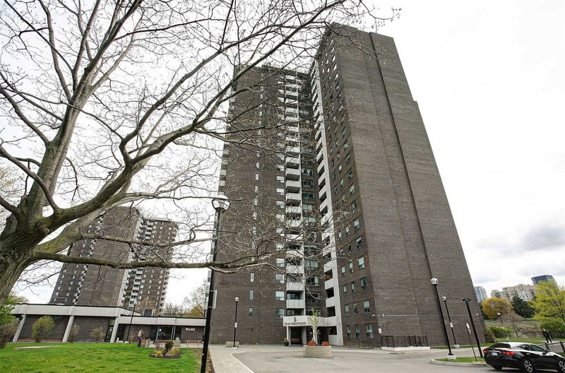 5 Old Sheppard Avenue Condos