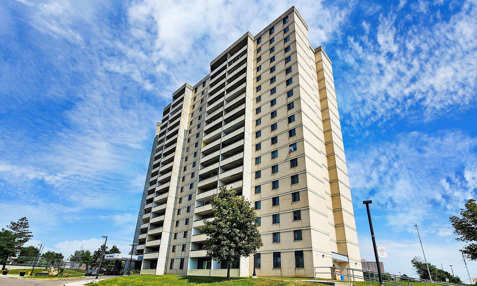 Exterior Side — 5 San Romano Way Condos, North York, Toronto