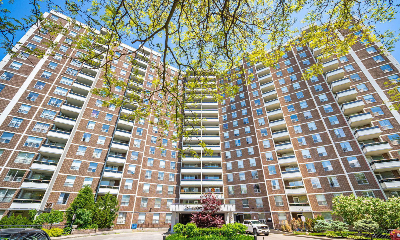 5 Shady Golfway Condos, North York, Toronto