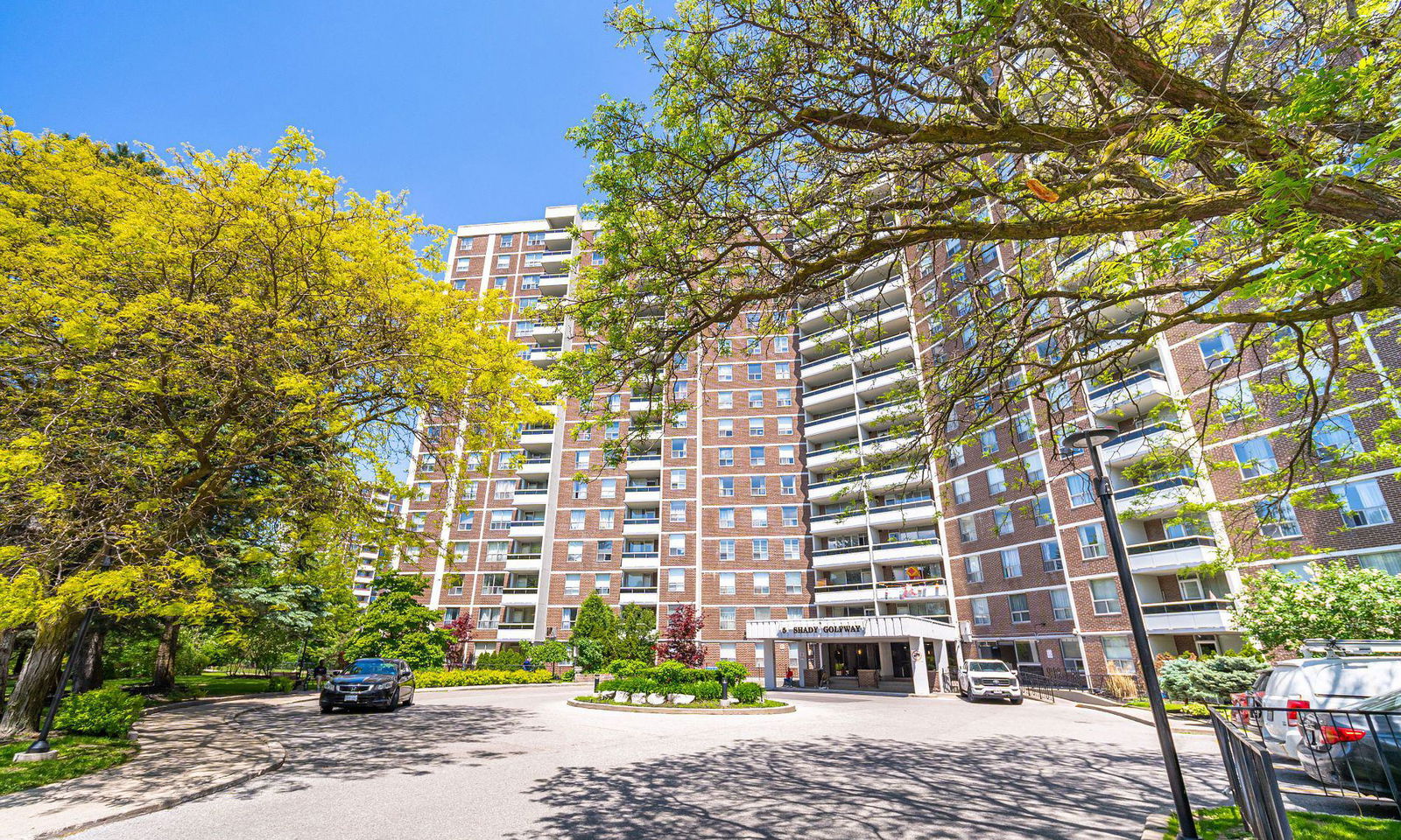 5 Shady Golfway Condos, North York, Toronto