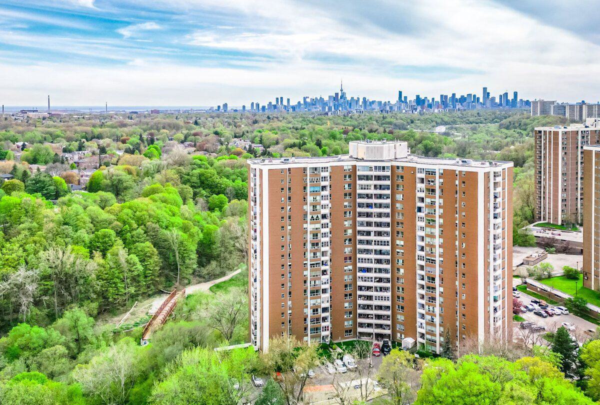 60 Pavane Linkway Condos, North York, Toronto