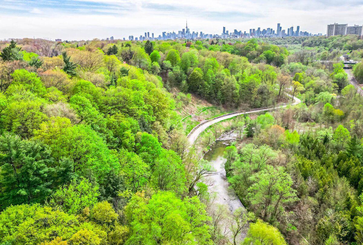 60 Pavane Linkway Condos, North York, Toronto