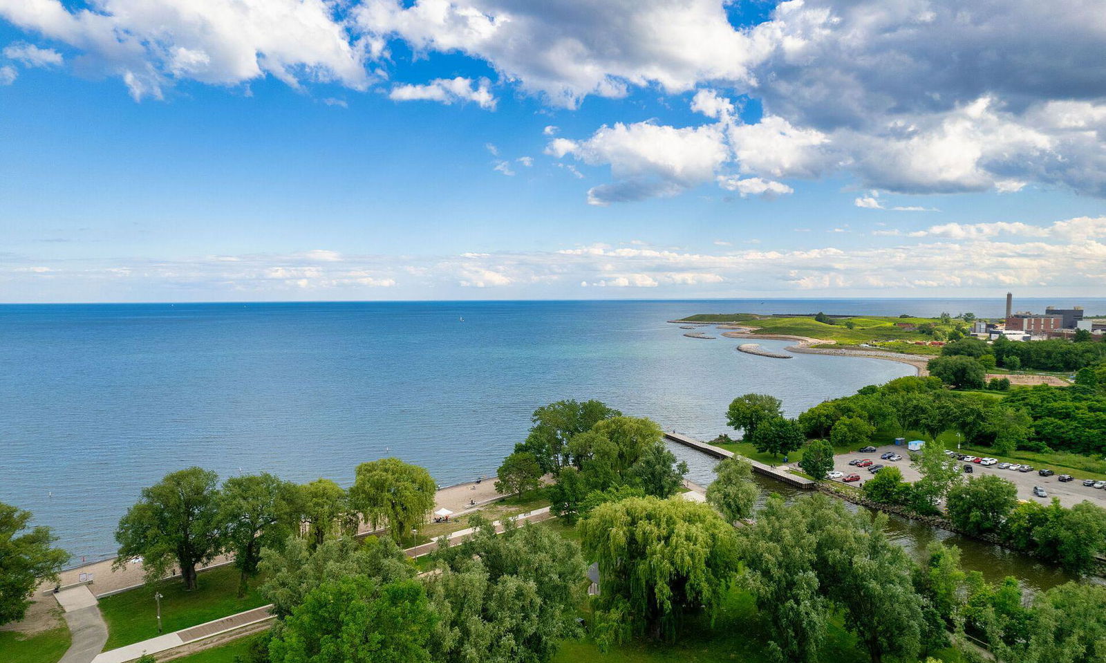 Skyline — Aquaview Condos, Etobicoke, Toronto