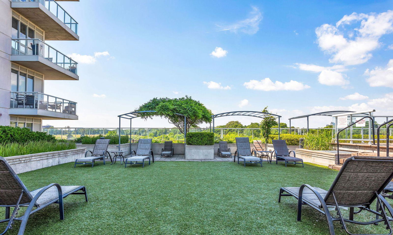 Rooftop Deck — Aquaview Condos, Etobicoke, Toronto