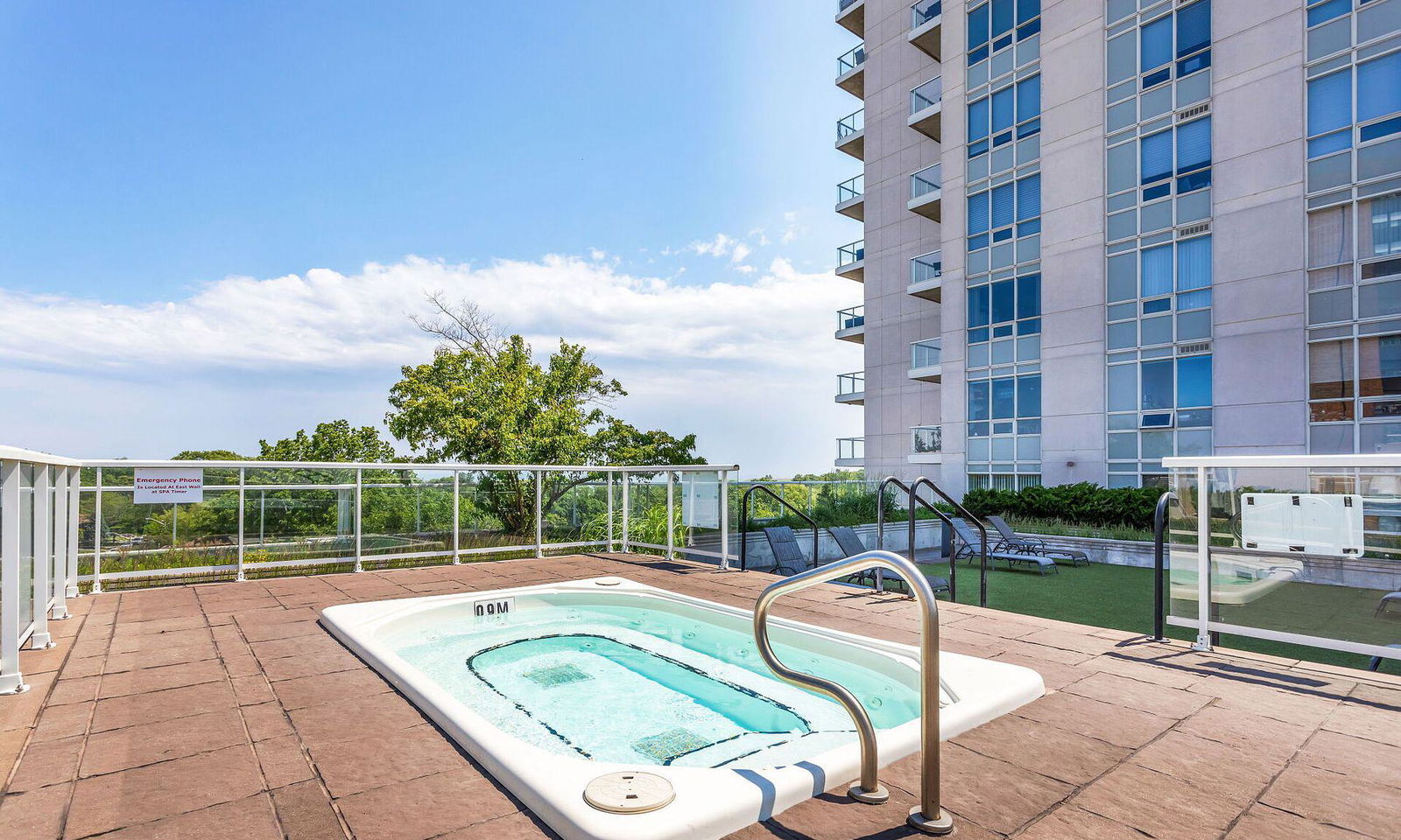 Pool — Aquaview Condos, Etobicoke, Toronto