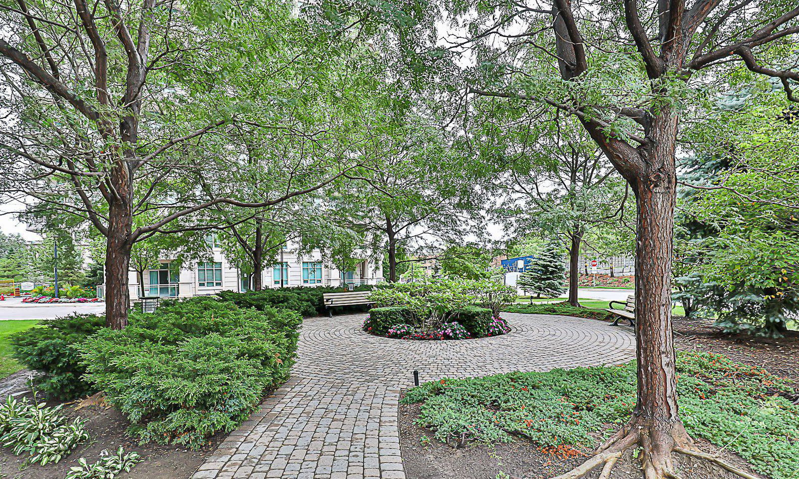 Patio — Aria Condos, North York, Toronto