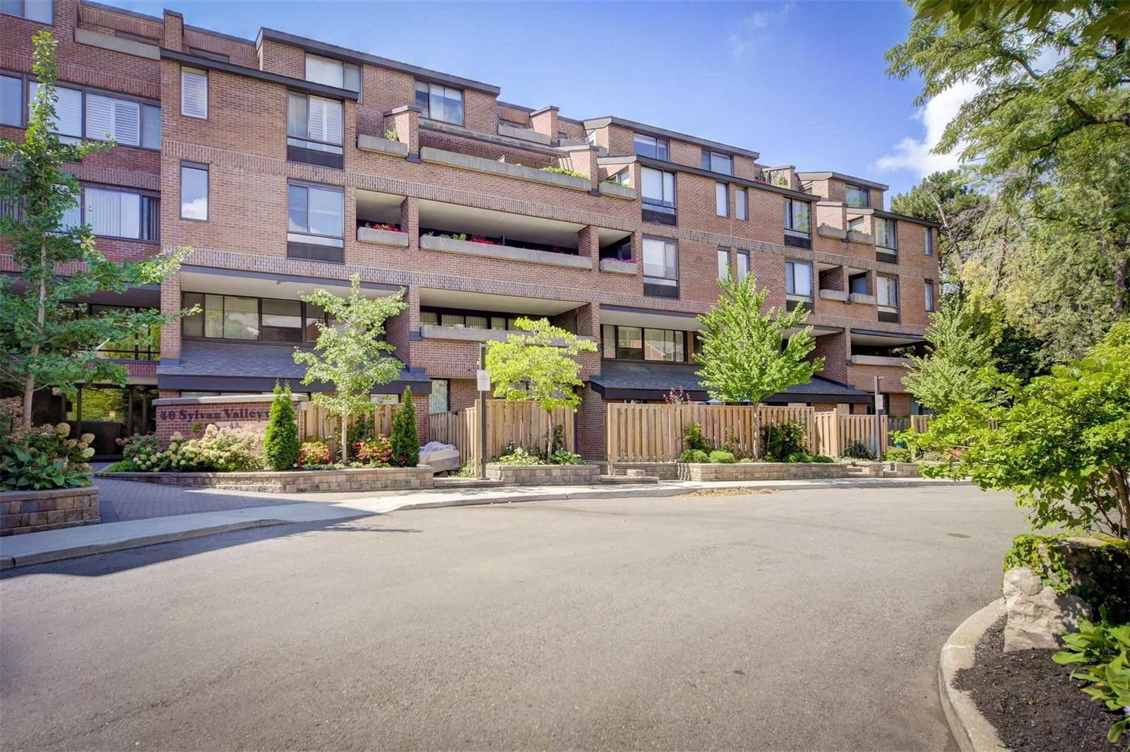 Bedford Glen Condos, Midtown, Toronto