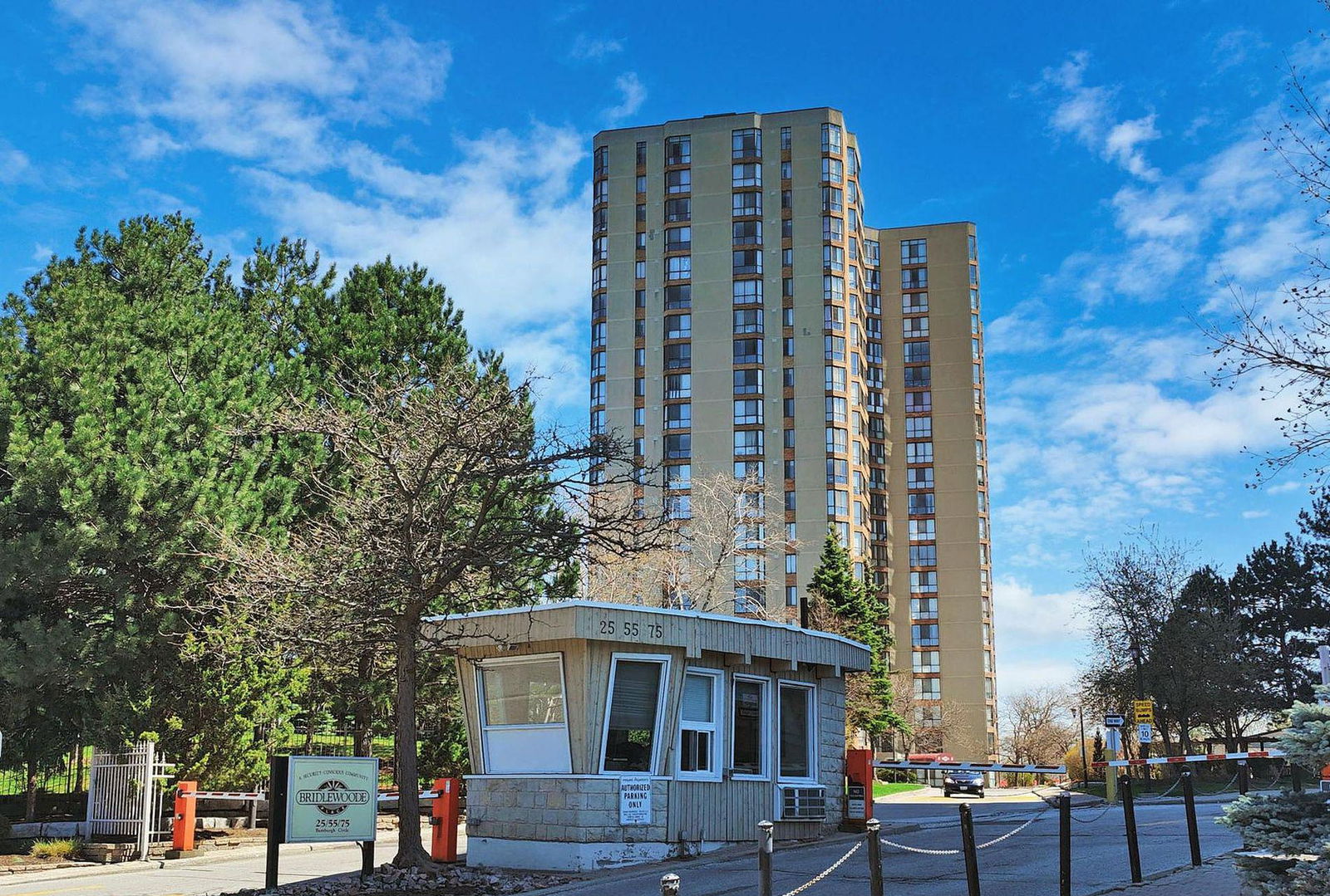 Exterior Side — Bridlewoode Place III Condos, Scarborough, Toronto