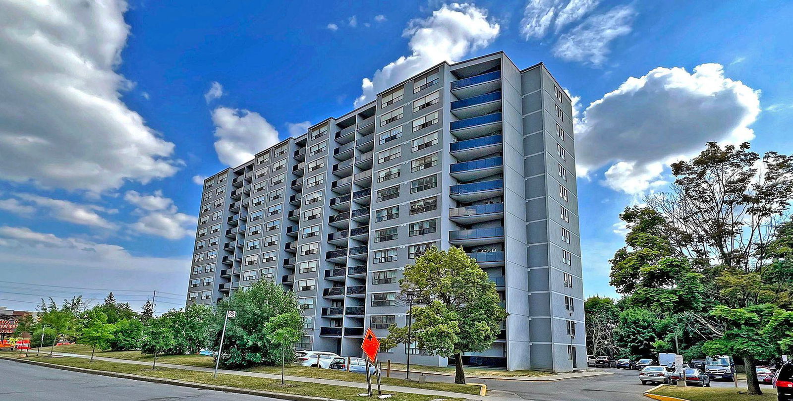 Exterior Side — Bristol House Condos, North York, Toronto