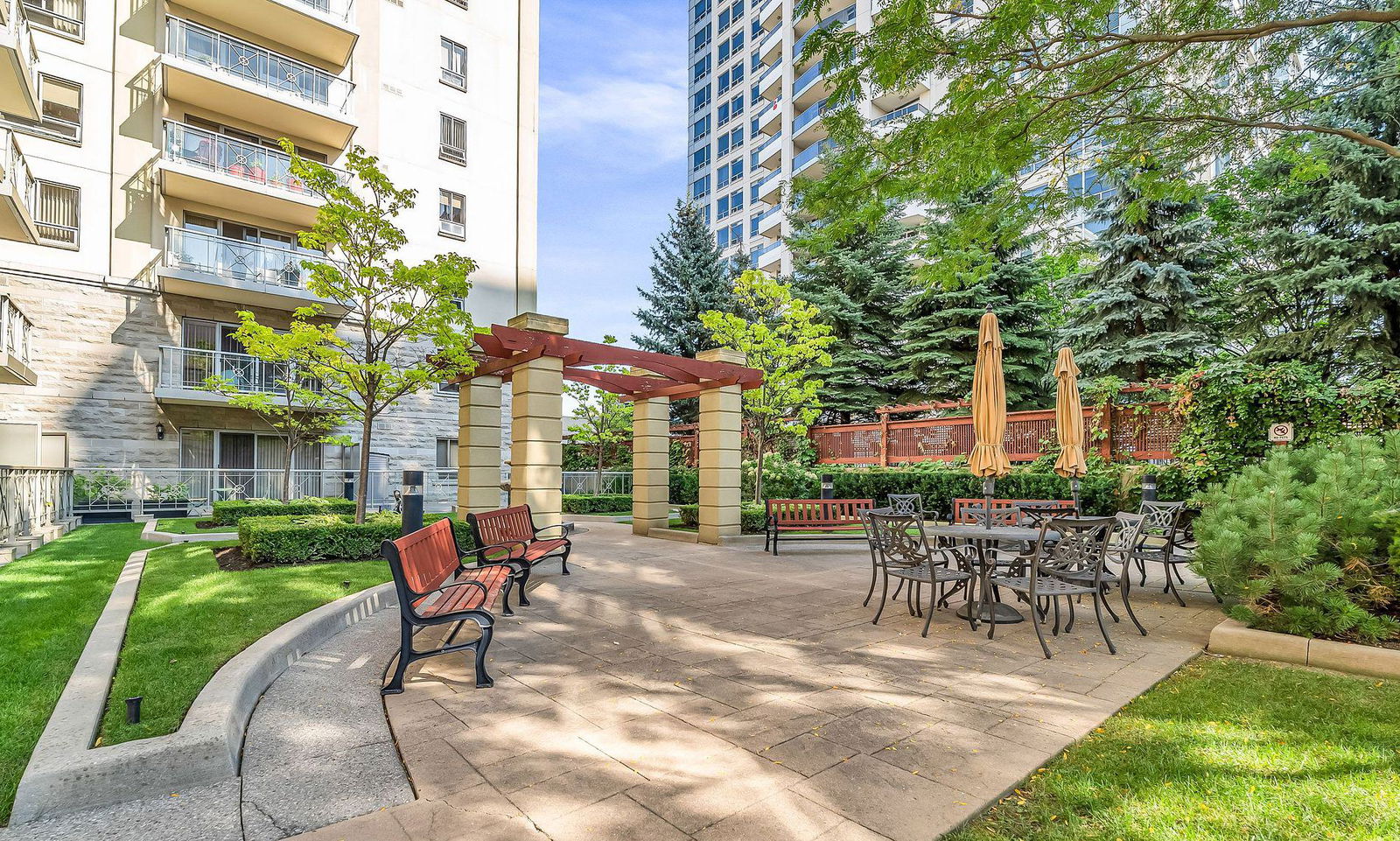 Patio — Claridges Condos, North York, Toronto