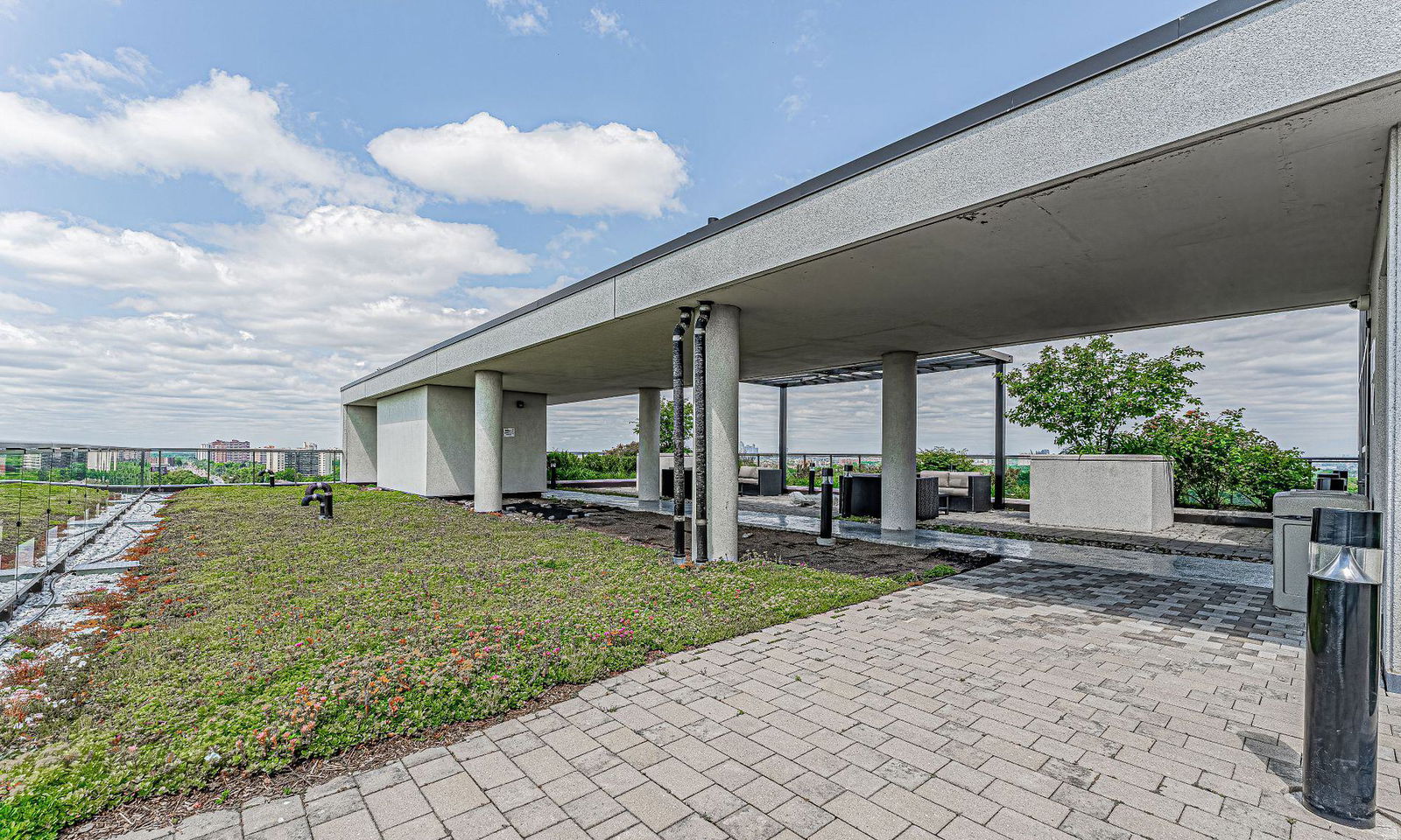 Patio — Cloud 9 Condos, Etobicoke, Toronto