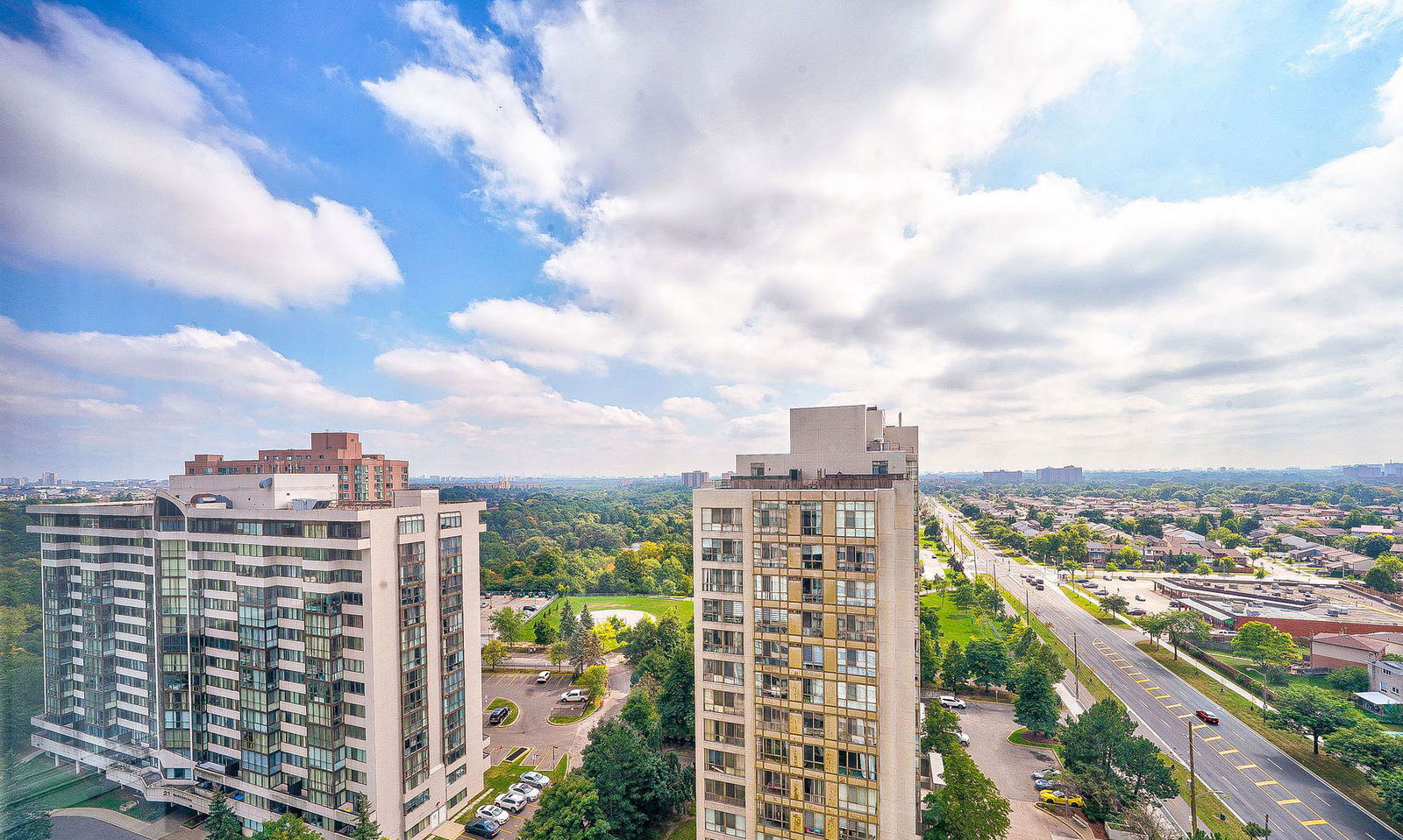 Skyline — Consulate I Condos, Etobicoke, Toronto