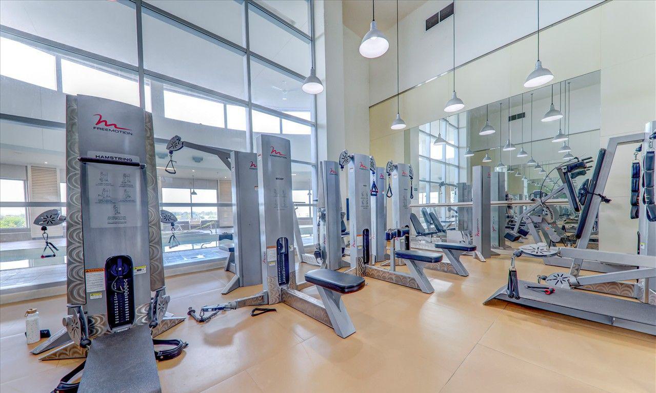 Gym — Ellipse - West Tower Condos, Scarborough, Toronto