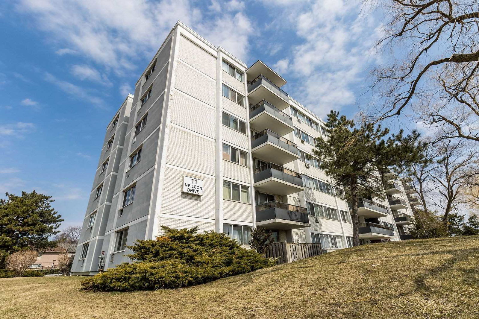 Etobicoke Gardens Condos, Etobicoke, Toronto